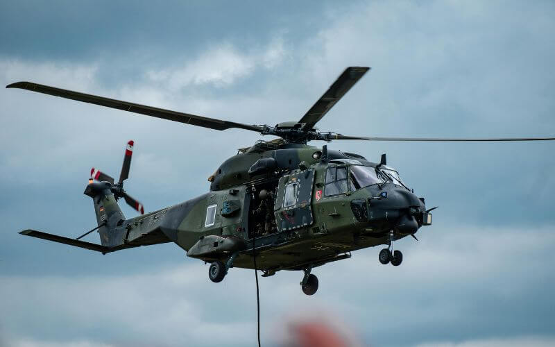 35% வரை உயரும் Defence Sector பங்குகள்! Motilal Oswal